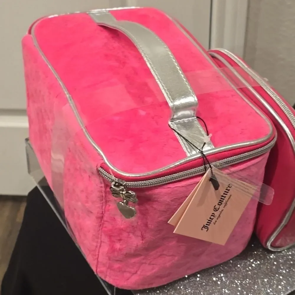 Juicy Couture Rhinestone Logo Heart Printed Velour‎ 2PC Teavel Traincase